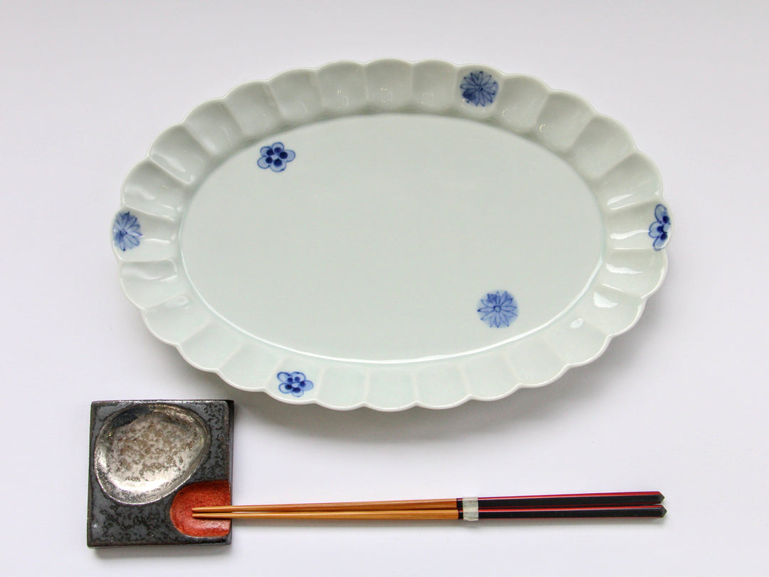 Chrysanthemum-Edged Oval Plate L Underglazed Small Flower Chirashi - Crafted By Koyo Kiln