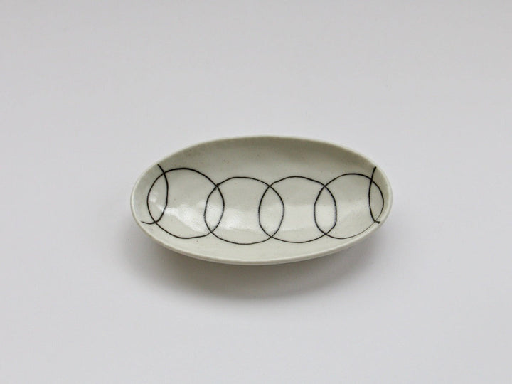 Pearl Surface Linked Ring Pattern Oval Long Plate - Crafted By Tamori Toen