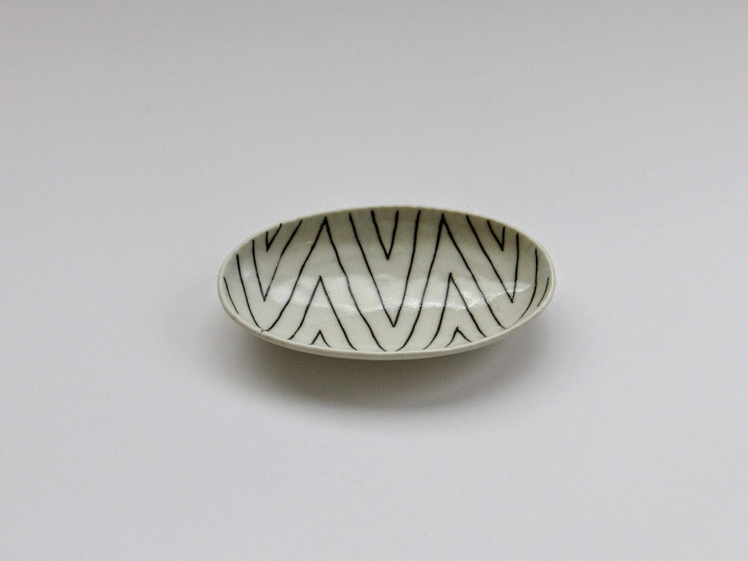 Pearl Surface Geometric Oval Long Plate - Crafted By Tamori Toen