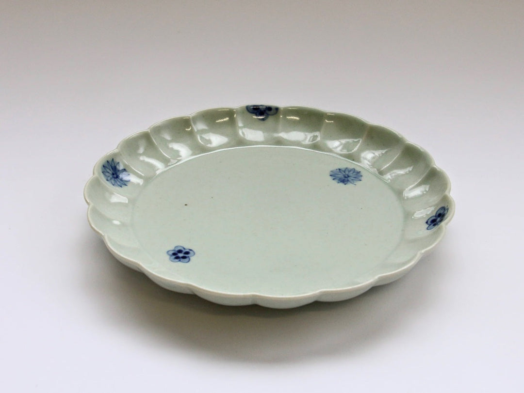 Chrysanthemum-Edged 7-Sun Plate with Underglazed Small Flower Chirashi Richo - Crafted By Koyo Kiln