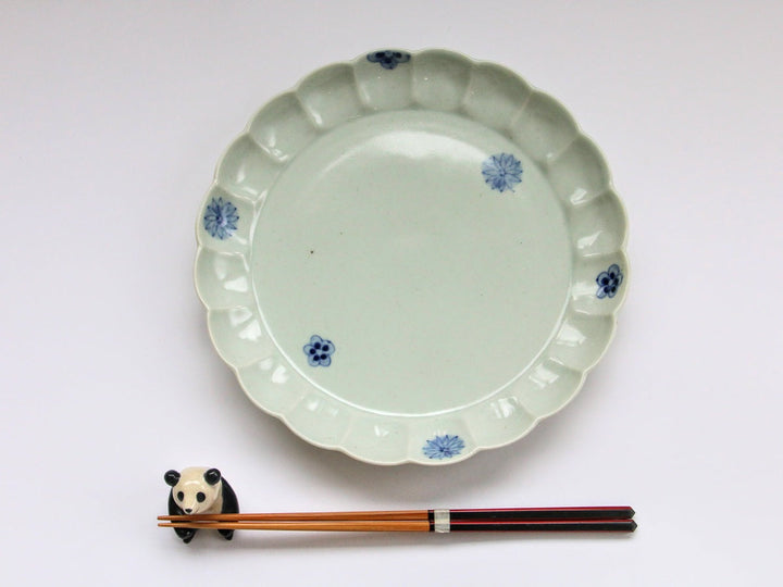 Chrysanthemum-Edged 7-Sun Plate with Underglazed Small Flower Chirashi Richo - Crafted By Koyo Kiln
