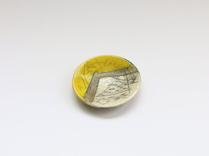Hand Salt Plate Yellow — Hand-Glazed Japanese Pottery by Kakurin Kiln