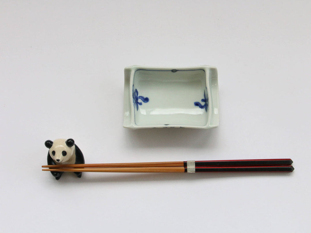 Minori Bamboo-Shaped Small Dish (Blue & White Floral Knot) - Crafted By Koyo Kiln