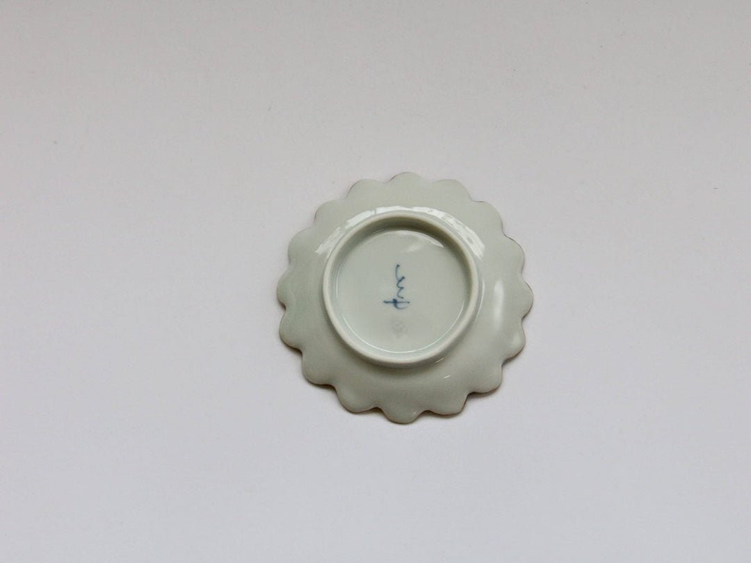 Vine & Flower Arabesque Flower-Shaped Salt Plate (Red) - Crafted By Tokushichi Kiln
