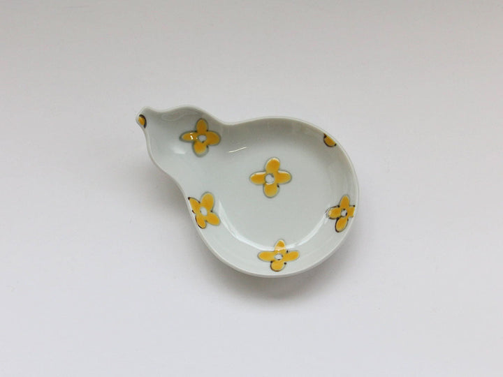 Yellow Flower Gourd Plate - Crafted By Tokushichi Kiln
