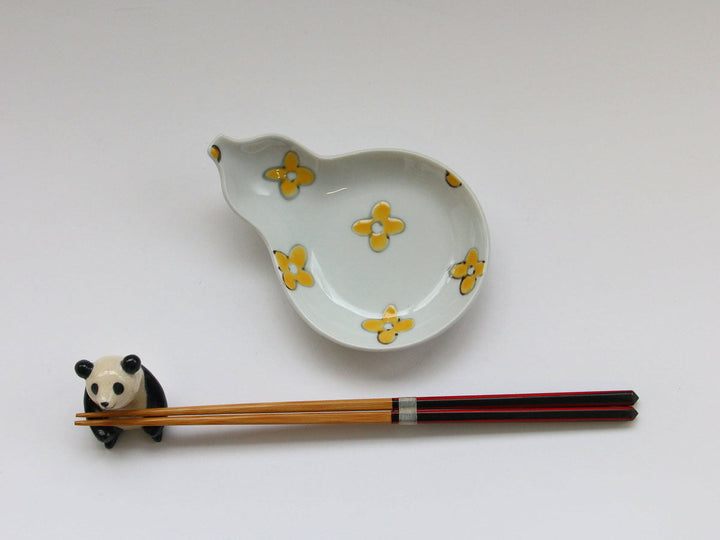 Yellow Flower Gourd Plate - Crafted By Tokushichi Kiln