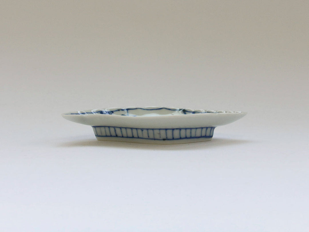 Water Grass Shell-Shaped Salt Plate - Crafted By Tokushichi Kiln