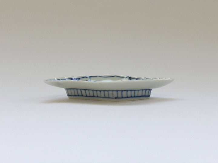 Water Grass Shell-Shaped Salt Plate - Crafted By Tokushichi Kiln