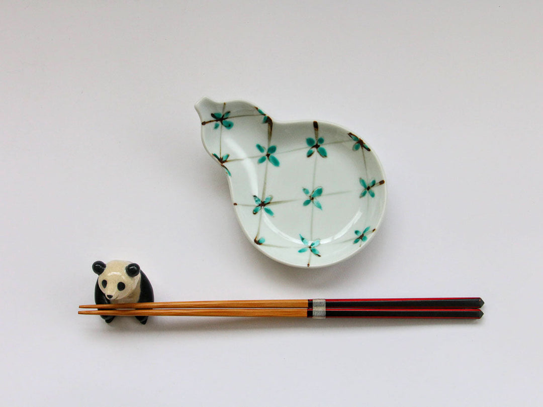 Flower Grid Gourd Plate (Green) - Crafted By Tokushichi Kiln