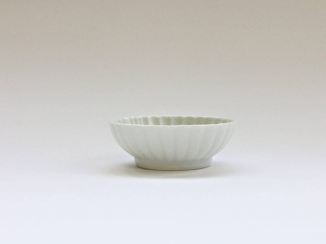 Red Camellia Gourd Motif Chrysanthemum Small Bowl — Hand-Glazed Japanese Porcelain by Tokushichi Kiln