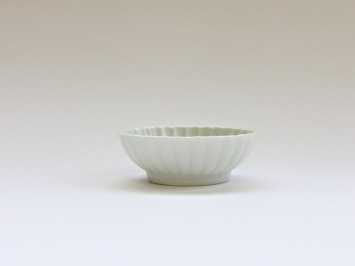 Red Camellia Gourd Motif Chrysanthemum Small Bowl — Hand-Glazed Japanese Porcelain by Tokushichi Kiln