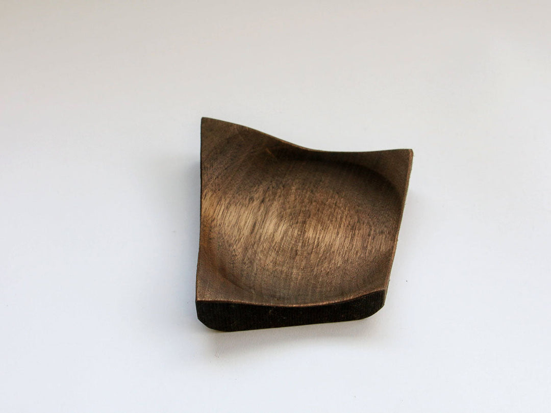 Walnut-Wood Diamond Plate, Black, Medium — Hand-Finished Japanese Wood by Shinsuke Taguchi