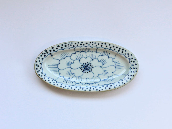 Petal-Pattern Rim Oval Plate — Hand-Glazed Japanese Porcelain by Tokushichi Kiln