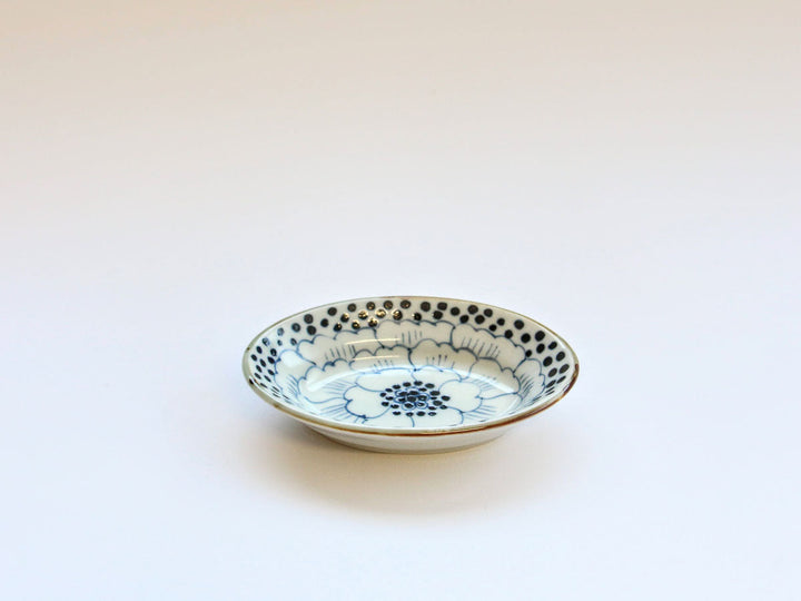 Petal-Pattern Oval Bowl, Small — Hand-Glazed Japanese Porcelain by Tokushichi Kiln