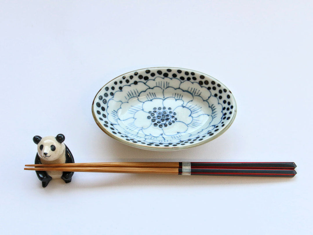 Petal-Pattern Oval Bowl, Small — Hand-Glazed Japanese Porcelain by Tokushichi Kiln
