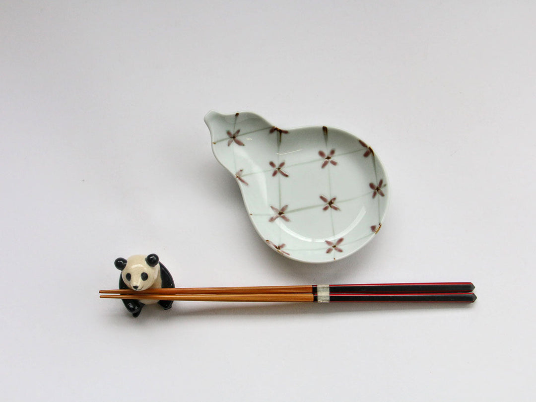 Flower-Lattice Gourd Plate, Purple — Hand-Glazed Japanese Porcelain by Tokushichi Kiln