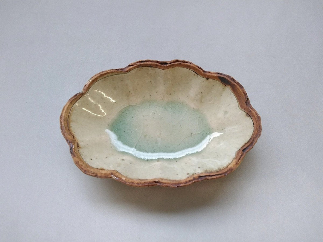 Ash Glazed wire Carved cloud-Shaped Small Bowl - Crafted By Yoshitaka Kato