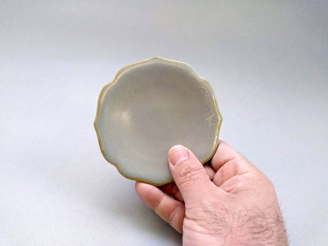 Light Rikyu Kikyo Rim Small Plate - Crafted By Toetsu Kiln