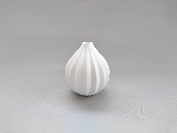 Single Flower Vase Bellflower - Crafted By Yamahira Kiln