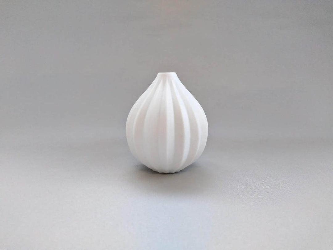 Single Flower Vase Bellflower - Crafted By Yamahira Kiln