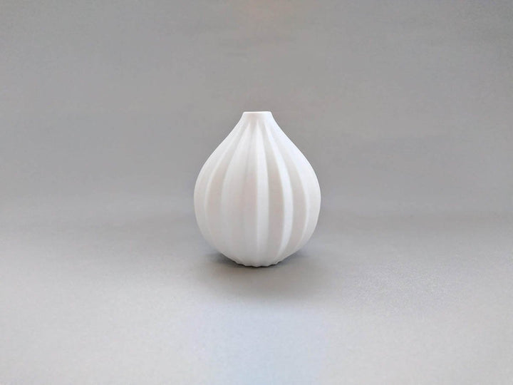 Single Flower Vase Bellflower - Crafted By Yamahira Kiln