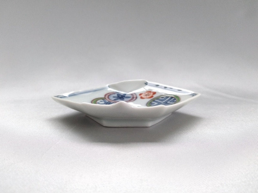 Round Pattern origami type hand Salt Plate - Crafted By Tokushichi Kiln