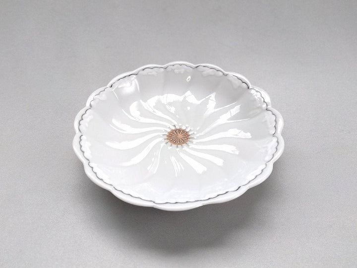 Petal Pattern 4-Sun Plate White - Crafted By Tokushichi Kiln