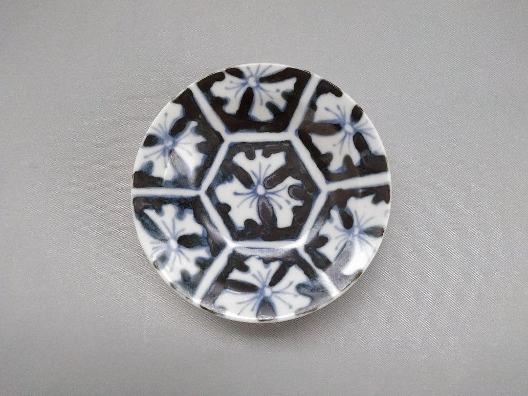 Old Underglazed ginkgo Small Plate - Crafted By Kanemon Kiln