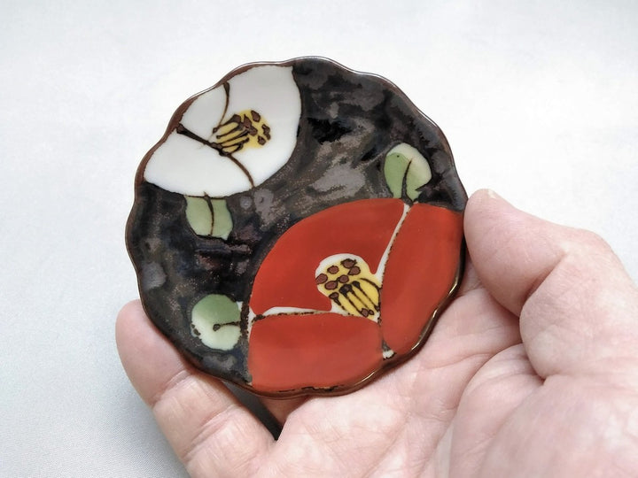 Red pea Plate Camellia - Crafted By Soramoe Pottery