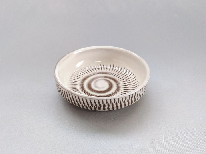 Extraordinary cut Small Plate - Crafted By Hyozan Kiln