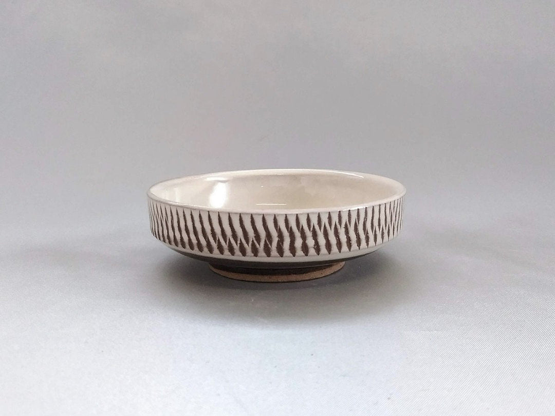 Extraordinary cut Small Plate - Crafted By Hyozan Kiln