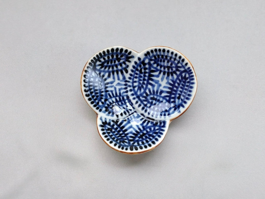 Underglazed octopus Arabesque Three-Legged Plate — Hand-Painted Japanese Porcelain by Jusen Kiln