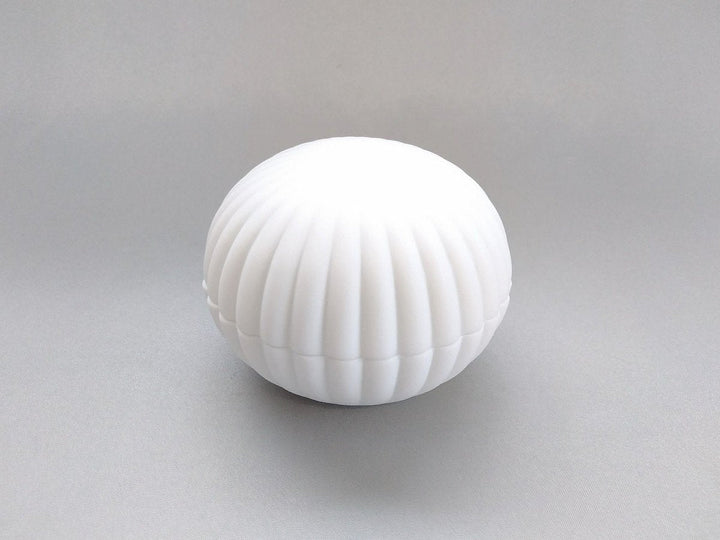 Chrysanthemum coveRed Bowl 1cm - Crafted By Yamahira Kiln