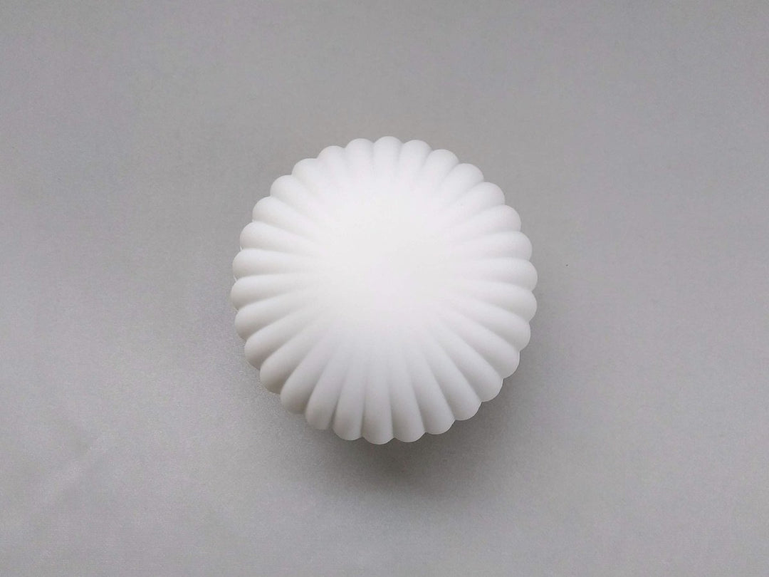 Chrysanthemum coveRed Bowl 1cm - Crafted By Yamahira Kiln