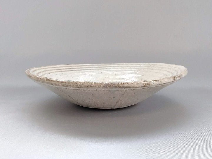 Shallow Bowl with fresh White Slip - Crafted By Masahiro Kumagai