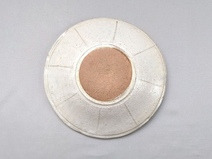 Shallow Bowl with fresh White Slip - Crafted By Masahiro Kumagai