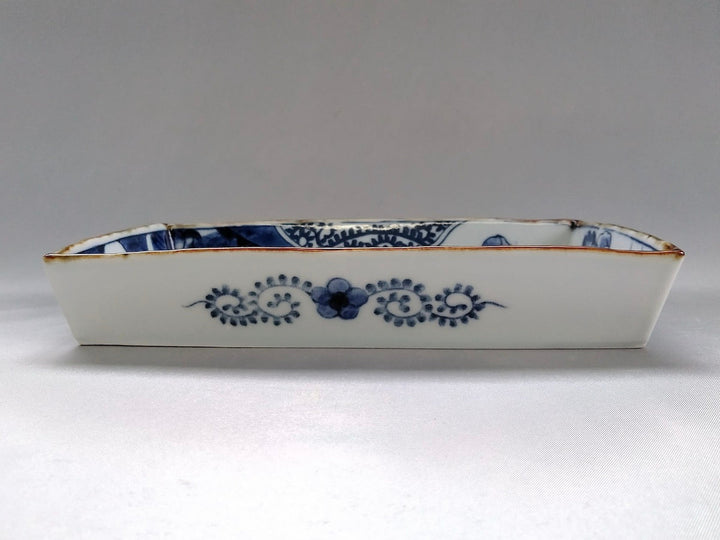 Sometsuke Peony octopus Arabesque box Plate - Crafted By Kanemon Kiln
