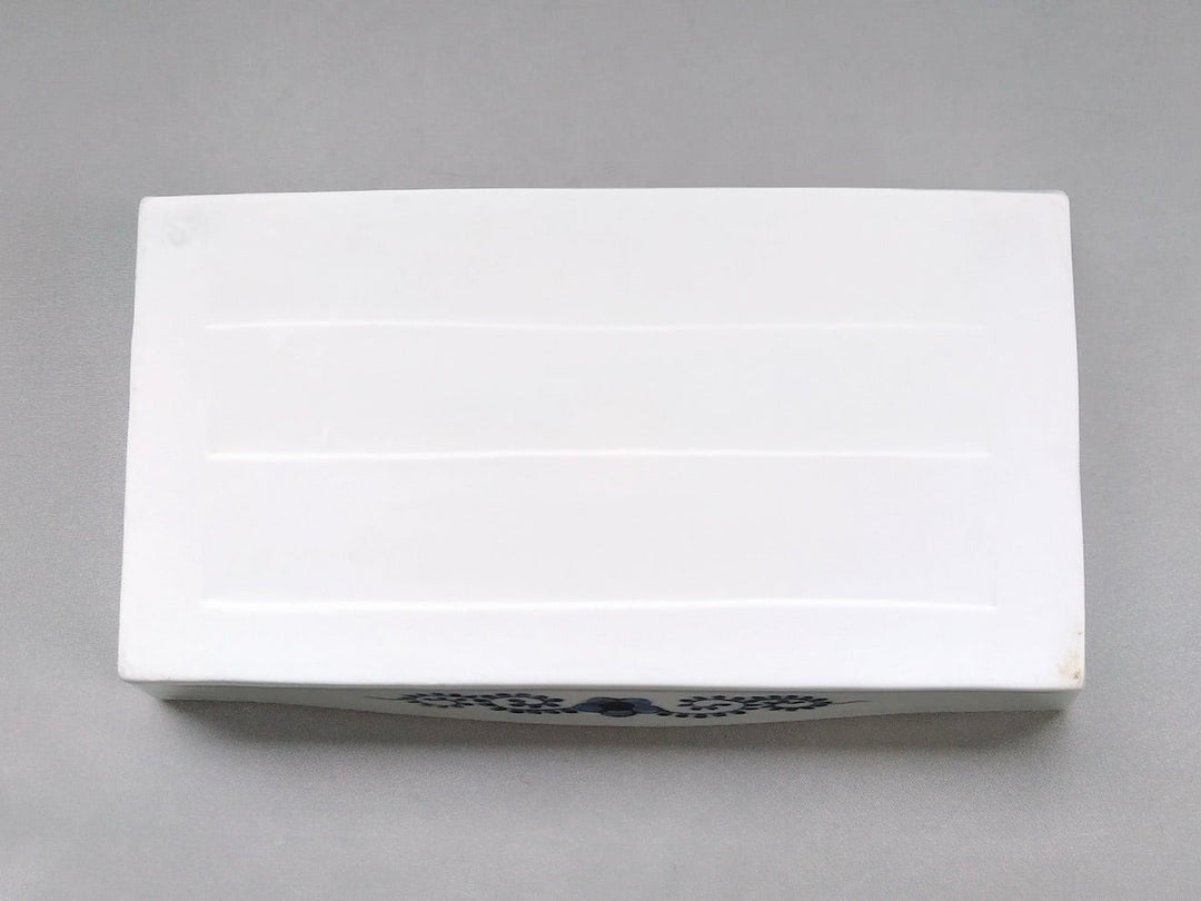 Sometsuke Peony octopus Arabesque box Plate - Crafted By Kanemon Kiln