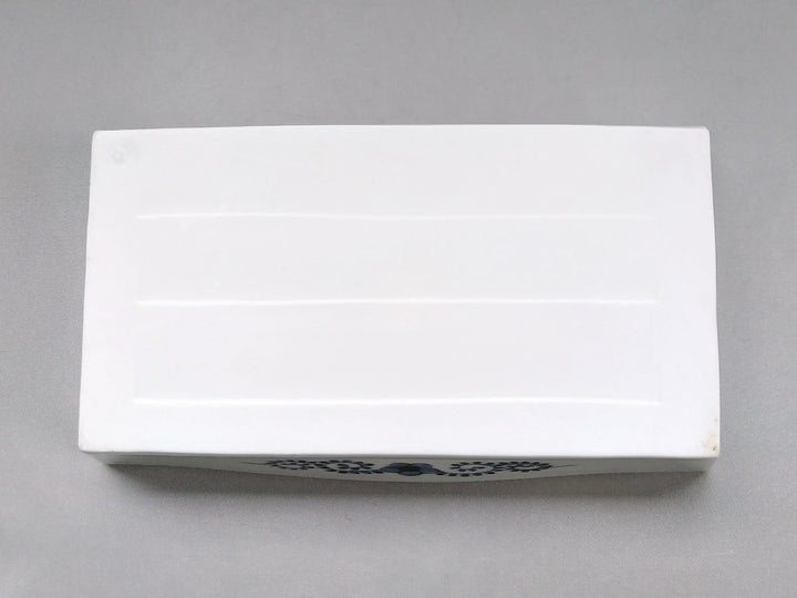 Sometsuke Peony octopus Arabesque box Plate - Crafted By Kanemon Kiln