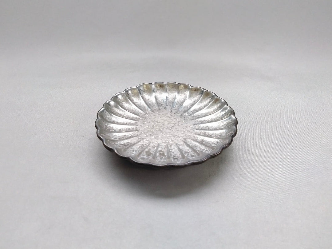 Black yuzu Silver painted Chrysanthemum Small Plate - Crafted By Toetsu Kiln