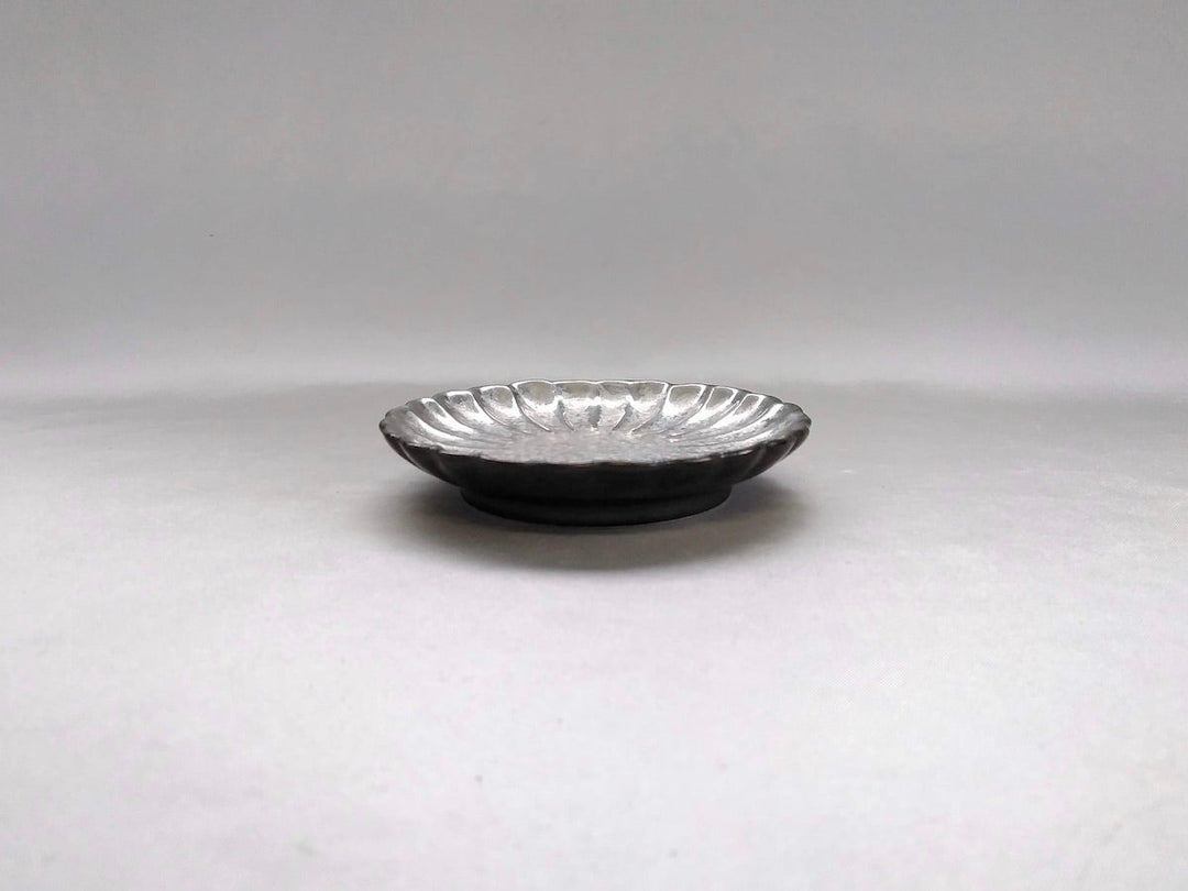 Black yuzu Silver painted Chrysanthemum Small Plate - Crafted By Toetsu Kiln