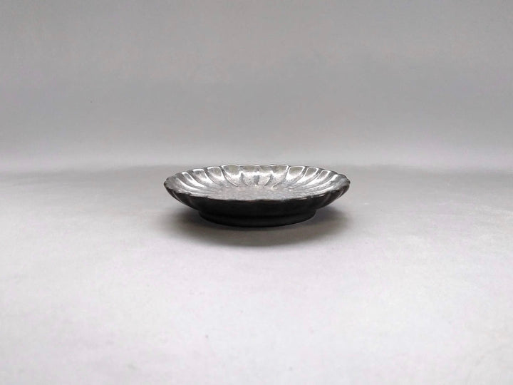 Black yuzu Silver painted Chrysanthemum Small Plate - Crafted By Toetsu Kiln